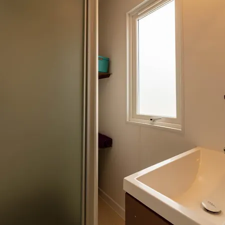 Holiday home Le Cycas, Mobil-home Neuf Avec Sa Vue Degagee Sur Les Vignes Et La *